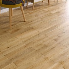 橡木純實(shí)木地板地?zé)徭i扣免龍骨安裝臥室天然防潮耐磨南潯廠(chǎng)家直銷(xiāo)